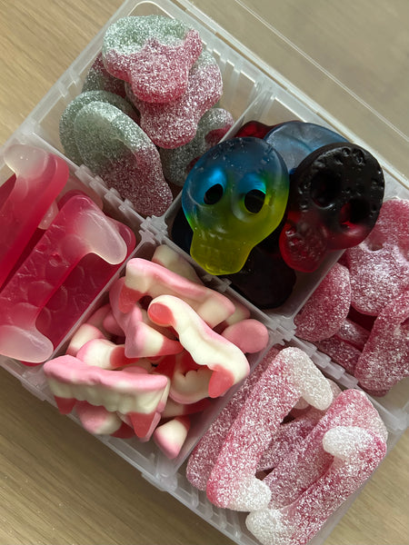 BONYARD BITES Snackle box